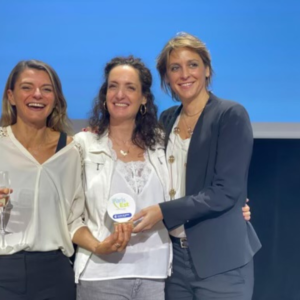 Vhyg - Caroline Dadat Trophée remerciement